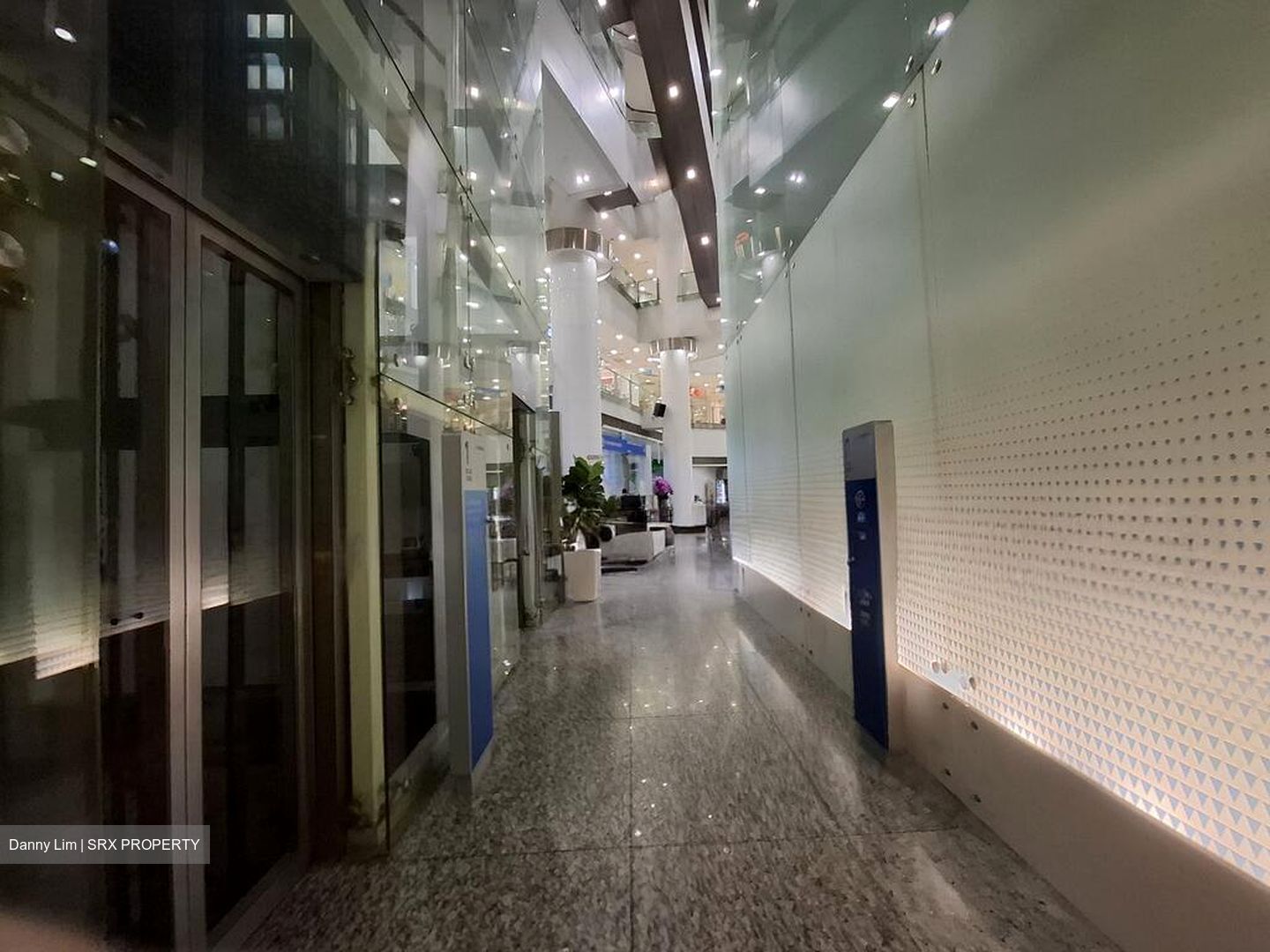 Clarke Quay MRT (D1), Retail #570487791
